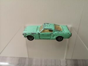 【送料無料】ホビー ・模型車・バイク レーシングカー コーギーフォードマスタングファストバック