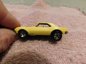 【送料無料】ホビー ・模型車・バイク レーシングカー ホットホイールカマロhot wheels 67 camaro 1982