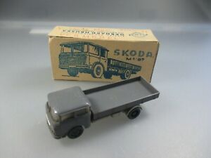【送料無料】ホビー ・模型車・バイク レーシングカー パーモットフルスカシュコダフラットベッドトラックレアモデル