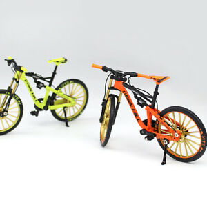 【送料無料】ホビー ・模型車・バイク レーシングカー フリースタンディングホームシミュレーションサイクリングモデル110 zinc alloy free standing home childrens toys simulation cycling model