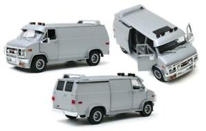 【送料無料】ホビー ・模型車・バイク レーシングカー ヴァンデュラプラタエスカラグリーンライト1983 gmc vandura plata 118 escala greenlight 13568