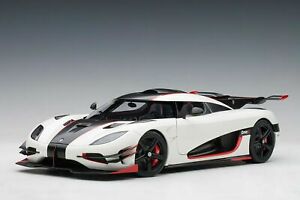 【送料無料】ホビー ・模型車・バイク レーシングカー オートアートケーニヒセグホワイトカーボンアクセントautoart koenigsegg one 1 whitecarbon with red accents 118｜hokushin