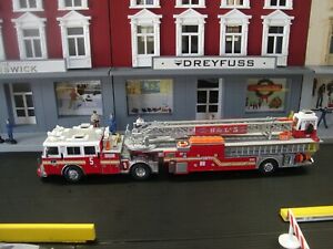 ホビー 模型車 バイク レーシングカー コードキットバッシュティラーラダースケールcode 3 Kitbash Fdny Tiller Ladder 5 164 Scale 入手困難