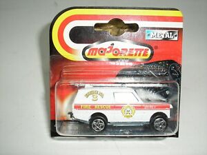 【送料無料】ホビー ・模型車・バイク レーシングカー マジョレットランドローバーmajorette land rover fire rescue