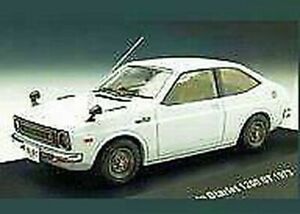 【送料無料】ホビー ・模型車・バイク レーシングカー ミニカートヨタスターレットビアンコモデロminicar 143 toyota starlet 1200st 1973 bianco kb modello kbi056