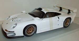 【送料無料】ホビー ・模型車・バイク レーシングカー モデルスケールポルシェホワイトut models 118 scale 180 966600 porsche 911 gt1 1996 white