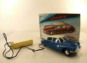 【送料無料】ホビー ・模型車・バイク レーシングカー オスルポルトガルシトロエンボックスレアosul portugal nr 4001 citroen ds 19 amp; ovp 21 cm boxed rare|hokushin