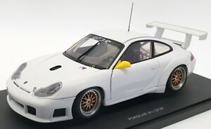 【送料無料】ホビー ・模型車・バイク レーシングカー オートアートスケールポルシェアップグレードバージョンホワイトautoart 118 scale 77822porsche 911 gt3r upgraded versionwhite