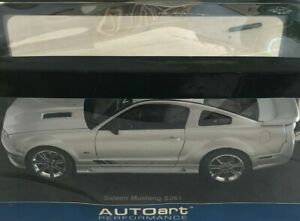 【送料無料】ホビー ・模型車・バイク レーシングカー オートアートフォードマスタングサレンautoart 2007 ford mustang en s281 118