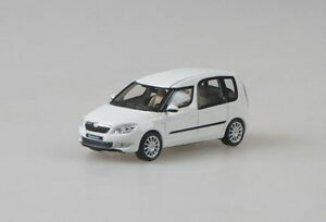 【送料無料】ホビー 模型車 モデルカー シュコダロゴキャンディモデルカースケールskoda roomster 2010 logowhite candy model car by abrex 143 scale refsk41
