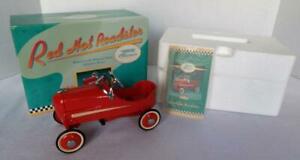 【送料無料】ホビー 模型車 モデルカー レッドホットロードスタースケールモデルhallmark kiddie car classics 1940 gendron red hot roadster diecast scale model