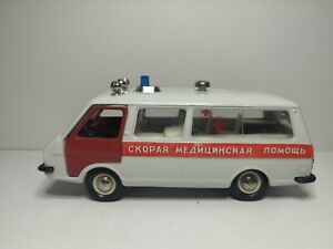 【送料無料】ホビー 模型車 モデルカー モデルソmodel ussr car raf 2203 ambulance 143 16,775円
