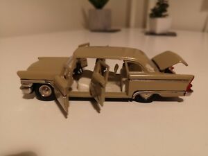 送料無料 ホビー 模型車 モデルカー ソソビエトロシアモデルカラーchaika 143 Gaz 13 Ussr Soviet Russian Model Toy Car Rare Colour Voli Me
