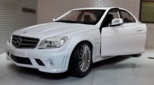 【送料無料】ホビー 模型車 モデルカー スケールメルセデスクラスクラスモデルカーホワイト124 scale mercedes c class cl 63 cl63 class amg v8 detailed model car white