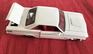 【送料無料】ホビー 模型車 モデルカー フォードファルコンモデルカー