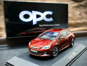 【送料無料】ホビー 模型車 モデルカー オペルアストラコレクタ＃モデルカーカラーレッドボクソールopel astra j opc gtc 143 collector039;s model car [colour red] vauxhall vxr
