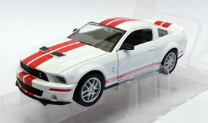 【送料無料】ホビー 模型車 モデルカー シグネチャスケールモデルカーシェルビーroad signature 124 scale model car 24248 2007 shelby gt500 white