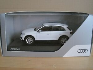 【送料無料】ホビー 模型車 モデルカー アイビスホワイトアウディコレクションモデルアウディaudi q5 in ibis white 143 audi collection model car 22,350円