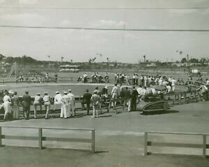 【送料無料】ホビー 模型車 モデルカー ＃モデルカーレースビンテージプリント034;8x10034; crowd watching model car race vintage old photo reprint 8311