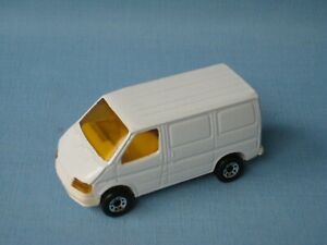 【送料無料】ホビー 模型車 モデルカー マッチフォードトランジットトラフィックモデルカーmatchbox ford transit white body graffic traffic toy model car 75mm