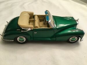 【送料無料】ホビー 模型車 モデルカー メルセデスベンツグリーンメタリックコレクタモデルカーmaisto 1955 mercedesbenz 300s convertible green metallic collector model car
