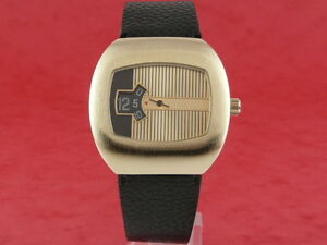 【送料無料】腕時計　ゴールドドレスデジタルジャンプヴィンテージレトロウォッチgold traditional dress digital jump hour 60s 70s led lcd era vintage retro watch