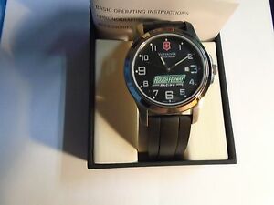 【送料無料】腕時計　ビクトリノックススイスメンズデートクォーツウォッチvictorinox swiss army mens date quartz watch 1117