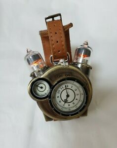 【貨物輸送無料】ウオッチ テスラウォッチキーライトアップスチームパンクtesla watch wristwatch by thinkgeek w key and light up bulbs steampunk