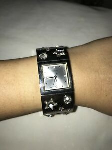 【送料無料】腕時計 クリスタルスターハートクォーツウォッチguess womens crystal star heart quartz watch