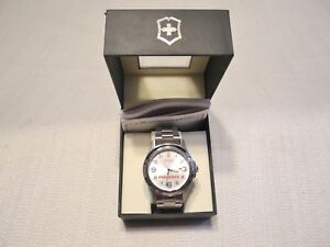 【送料無料】腕時計　ビクトリノックススイスアーミークラスアナログステンレススチールvictorinox swiss army mens 241386cb class analog stainless steel watch｜hokushin