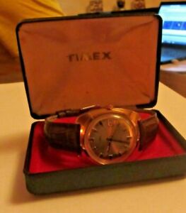 【貨物輸送無料】ウォッチ ヴィンテージボックスバッテリーstunning 1970s vintage timex electric watch boxed  runs fine recent batteries
