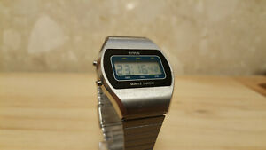 【送料無料】腕時計　ヴィンテージデジタルクロノゲンツスチール70s vintage titus lcd digital chrono gents wristwatch all ssteel mod 704