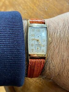 【送料無料】腕時計　ロードエルギンゴールドトノーケースlord elgin 14k gold filled tonneau case 1950s