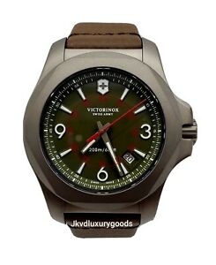 【送料無料】腕時計　ビクトリノックススイスアーミーメンズチタンブラウンレザーストラップウォッチvictorinox swiss army mens inox 241779 titanium brown leather strap watch