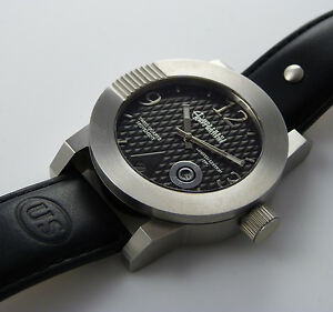 【送料無料】腕時計　スイスサファイアクリスタルステンレス1911 45 watch with swiss quartz and sapphire crystal in stainless unboxed