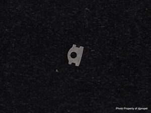 【貨物輸送無料】ウオッチ ヴィンテージユニバーサルジュネーブケースクランプパーツvintage universal geneve cal 138 2 case clamp part  166
