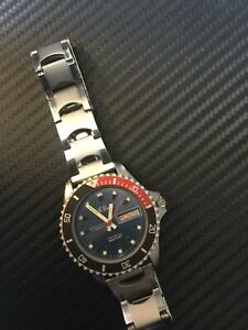 【貨物輸送無料】ウオッチ ヴィンテージルグランダイバーウォッチペプシベゼルミントブレベットvintage le gran 999 フィート automatic diver watch pepsi bezel nos mint brevet