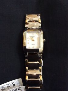 【送料無料】腕時計　ティソレディーストーンステンレススチールtissot ladies 2 tone stainless steel watch nib 108,900円