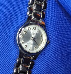 【送料無料】腕時計　ジュネーブクラシックブレスレットシルバートーンエステートウォッチバッテリーgeneva classic bracelet silver tone estate watch, fresh battery works 620 a10