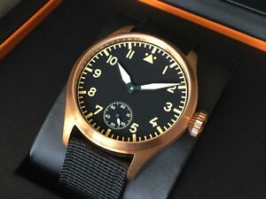 【送料無料】腕時計　ソリッドブロンズマニュアルレストスイスミリメートルサフィールガラスmassiv bronze handaufzug schraubenunruhe eta 64982 swiss made 44 mm safirglas