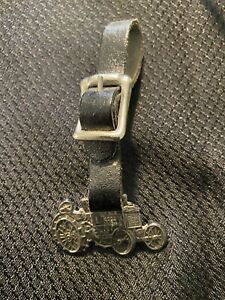 【送料無料】腕時計　ヴィンテージウォリストターウォッチレザーストラップvintage wallis tractor watch fob w leather strap