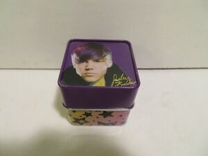 【送料無料】腕時計　ジャスティンビーバーホワイトリストウォッチチャームコレクターズスズjustin bieber white wrist watch charm w collectors tin jb1021