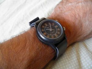 【送料無料】腕時計　ブレスレットノワールラニエールエンシミリキュアプールアンセス20 mm bracelet noir laniere nato en simili cuir pour anses fixes