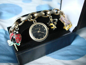 【送料無料】腕時計　アーミトロンレディースチャームブレスレットゴールドトーンウォッチarmitron womens 753724bkgp 7 charms bracelet goldtone watch