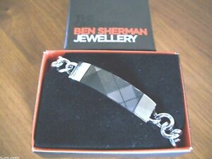 【送料無料】腕時計　メンズベンシャーマンステンレストーンタータンブレスレットmens ben sherman polished stainless steel and copper tone tartan id bracelet