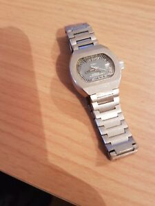 【送料無料】腕時計　モントレフェムオートマティックフォンチオンネmontre femme automatique codhor high frequency fonctionne
