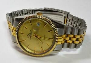 【送料無料】腕時計　ヨルダッシュクォーツメンデートトーンステンレスブレスレットバッテリーjordache quartz men date twotone watch wstainless bracelet runs battery