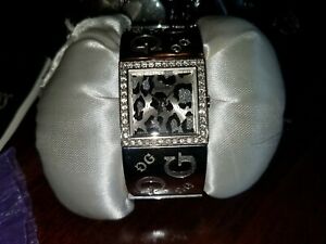 【送料無料】腕時計　ステンレスヒョウロゴウォッチボックスauthentic guess womens w80018l1 stainless steel leopard logo watch w box