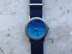 【送料無料】腕時計　オロロジオクアルツォデュラセルチタニウムスイスメイドストラップorologio quarzo duracell titanium swiss made nato strap