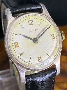【送料無料】腕時計　コレクティブルソビエトポベダウォッチレアムーブメントソcollectible soviet pobeda watch 15j rare early movement 1q1950 ussr 06962